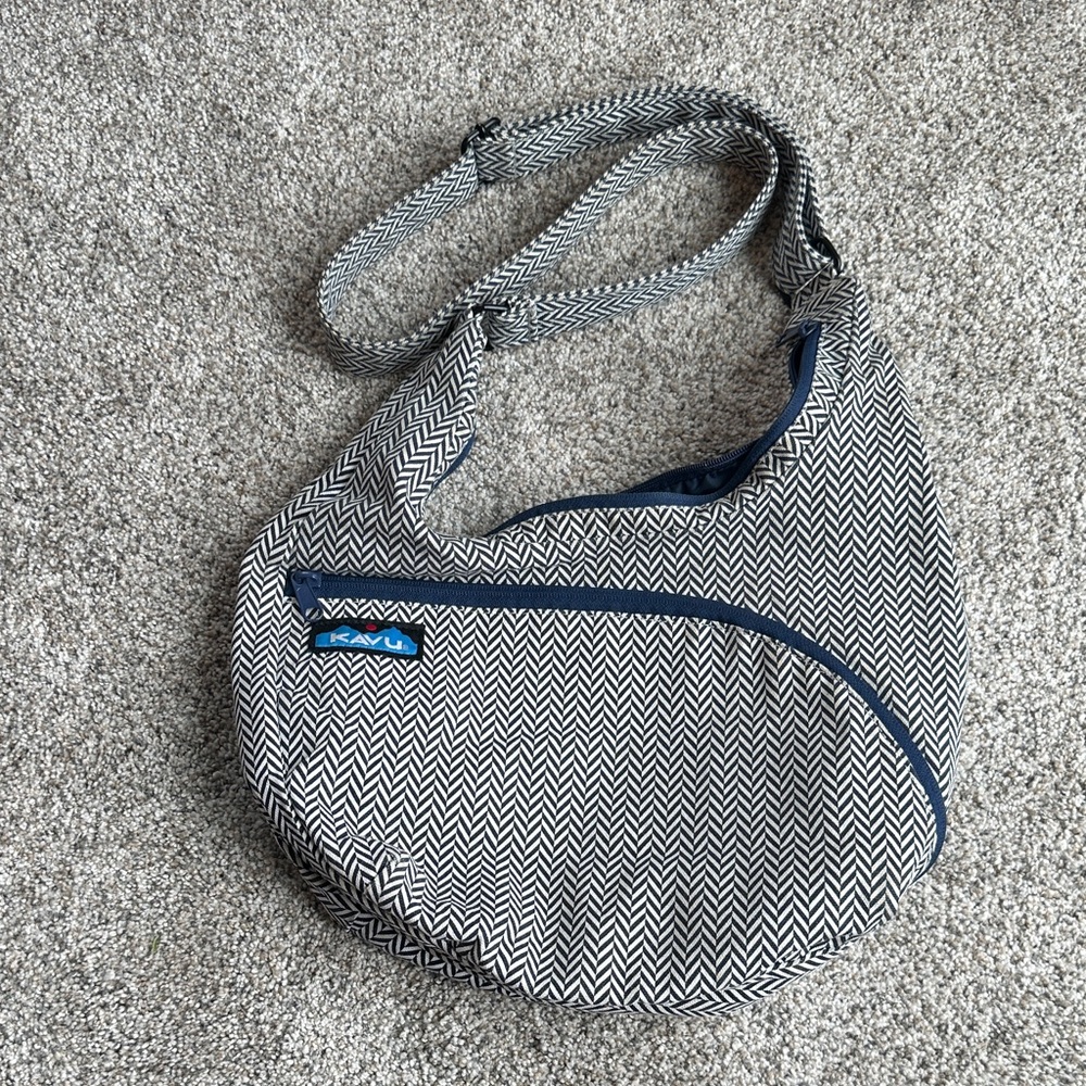 Kavu Navy & White Herringbone Crossbody Sling
